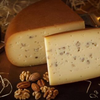 Kitsepiimajuust pähklitega